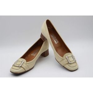 Salvatore Ferragamo Womens Cream Ivory Suede Leather Logo Buckle Pump Size 6.5 E